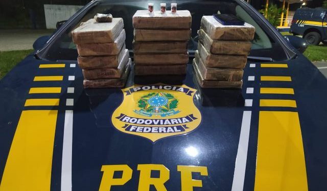 Homem é preso com 15 kg de cocaína em Piraí