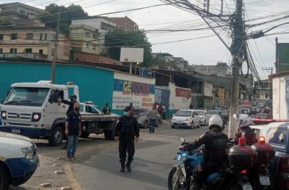 Forças de segurança retiram 28 veículos irregulares das ruas