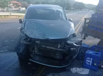 Batida deixa quatro feridos na Lúcio Meira em Barra do Piraí