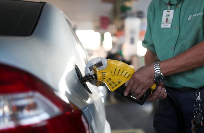 Valor do litro da gasolina volta a subir pela segunda semana consecutiva