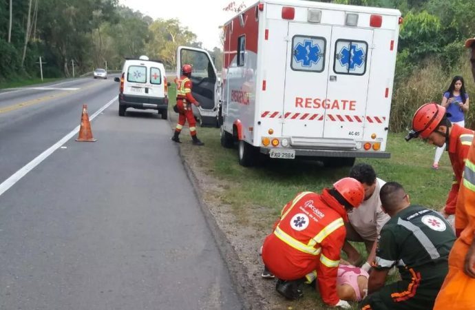 Mulher é atropelada por carro em Barra do Piraí