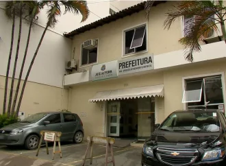 Bebê de 8 meses ingere cocaína deixada sobre a cama pela própria mãe