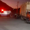 Motociclista morre em acidente com caminhão em Sapucaia