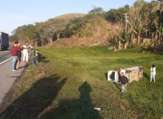 Homem é atropelado em ponto de ônibus na BR-393 e morre, em Vassouras