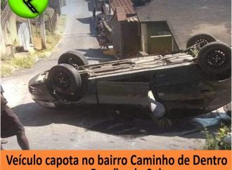 VEÍCULO CAPOTA NO BAIRRO CAMINHO DE DENTRO, EM PARAÍBA DO SUL.