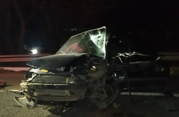 Acidente entre carros deixa dois homens feridos em Valença