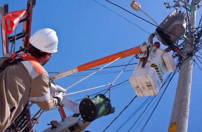 Manutenção afeta rede elétrica em Rio das Flores e Valença