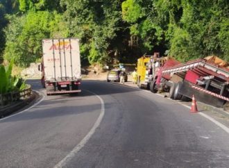 Acidente com caminhão deixa um ferido em Piraí