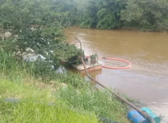 Denúncia leva polícia a encontrar área irregular de extração de areia em Rio das Flores