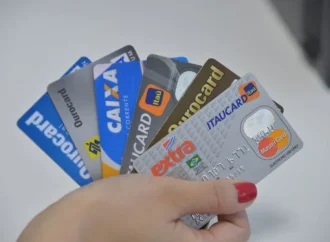 Cartão de crédito rotativo: juros para quem atrasa fatura não poderão ultrapassar dívida original