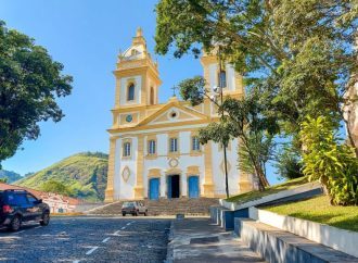 Motorista é autuado após passar com carro em alta velocidade em evento festivo de São Jorge