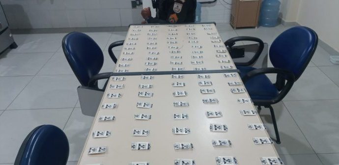 Polícia Militar apreende quase 100 papelotes de cocaína em Valença