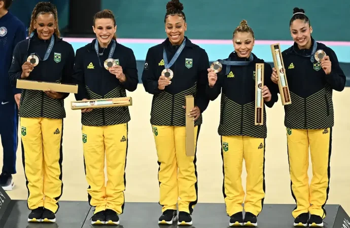 Meninas do Brasil ganham bronze na ginástica por equipe