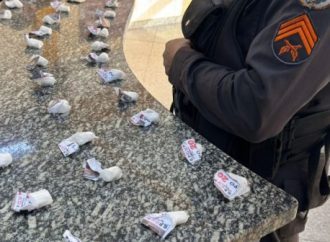 Suspeitos fogem da PM e deixam drogas para trás em Barra do Piraí