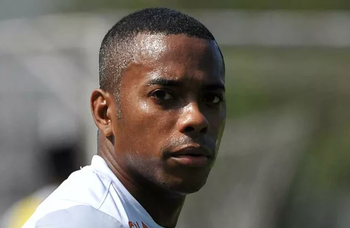 Justiça nega pedido de redução de pena do ex jogador Robinho