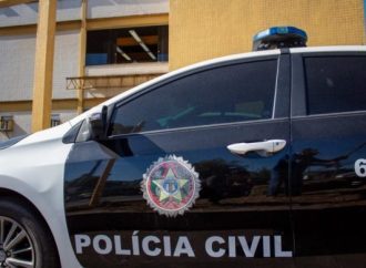 Criminoso bate na janela da casa de vítima e dispara em Barra Mansa