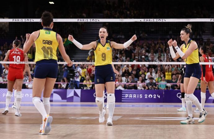 Brasil é prata no futebol feminino e bronze no vôlei