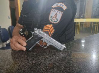 Simulacro de arma é apreendido após denúncia de violência doméstica, em Valença