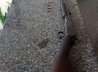 Suspeito é preso em flagrante por porte ilegal de arma de fogo em Valença