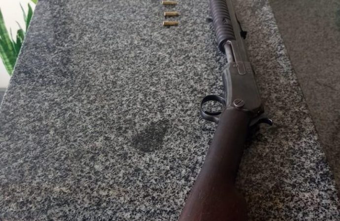 Suspeito é preso em flagrante por porte ilegal de arma de fogo em Valença