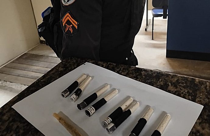 Suspeitos de tráfico abandonam drogas após ação da PM em Paraíba do Sul