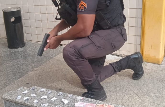 Ação da PM resulta na apreensão de maconha, cocaína e dinheiro em Três Rios