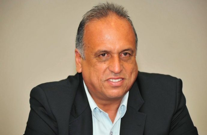 Pezão anuncia reajuste de 7% nos salários dos servidores de Piraí