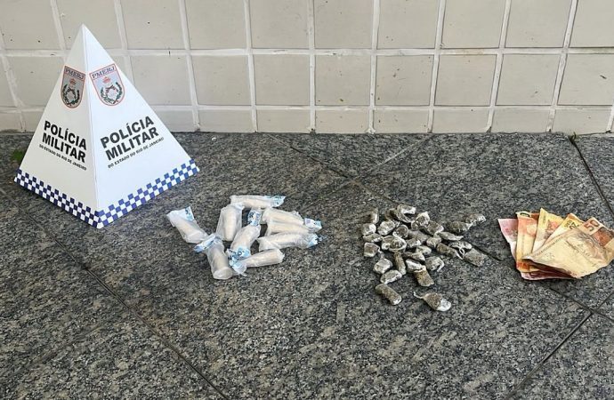 Homem é preso vendendo drogas perto de escola em Itatiaia