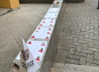 Homens são presos suspeitos de tráfico de drogas