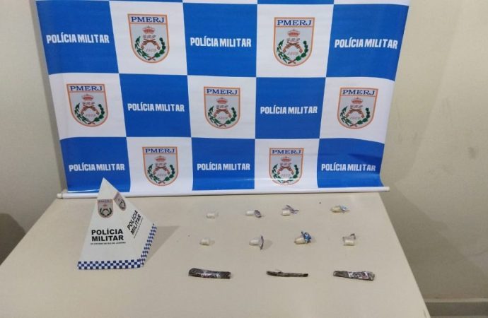 Polícia Militar apreende drogas escondidas em conjunto habitacional de Valença