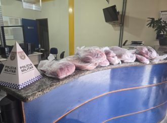 Homem furta carnes em supermercado de Pinheiral e é detido