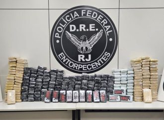 PF apreende 270 quilos de cocaína e prende motorista em Piraí