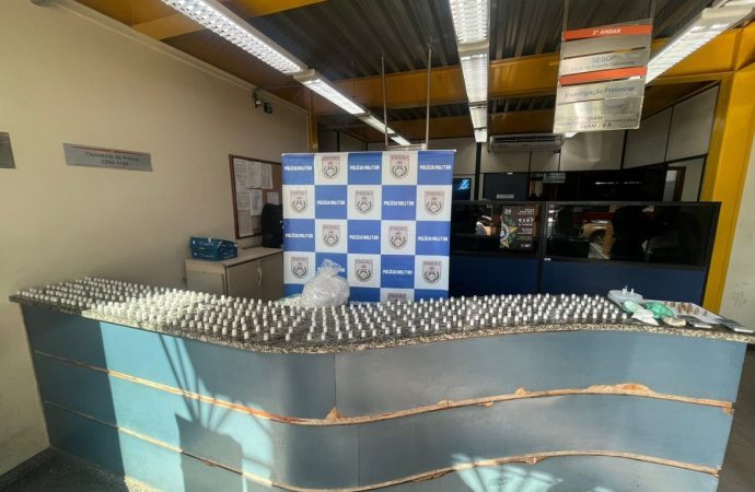 Mochilas com drogas são encontradas às margens de rio em Barra Mansa