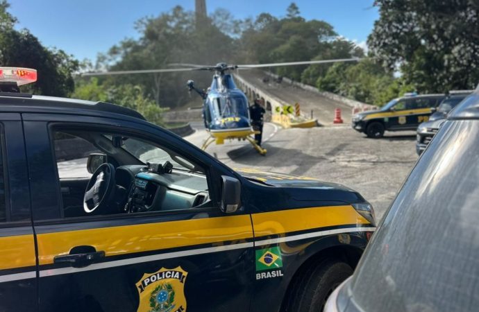 Carga de cigarros roubada é recuperada após troca de tiros com a PRF em Piraí