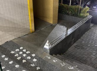 Polícia Militar apreende mais de 700 cargas de cocaína enterradas em área de mata em Três Rios