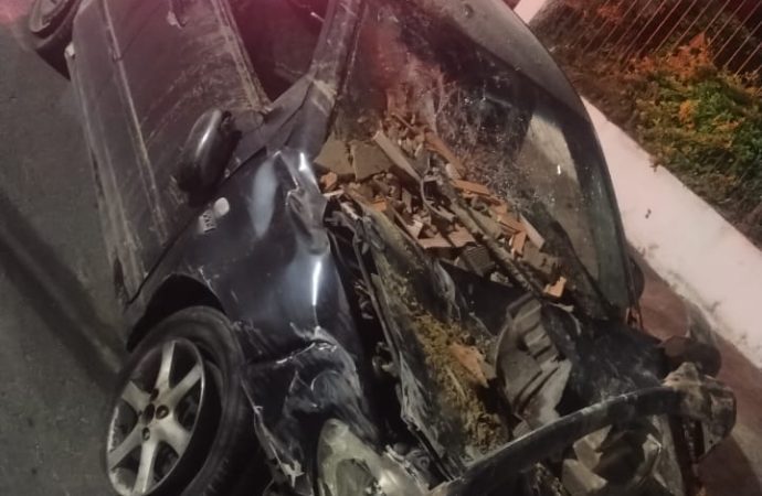 Veículo furtado é recuperado pela Polícia Militar após perseguição em Pinheiral