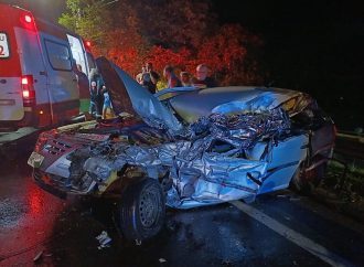 Motorista morre em acidente entre carro e ônibus na BR-393, em Sapucaia