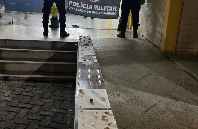 PM detém suspeito e apreende drogas e dinheiro durante ação no Centro de Três Rios