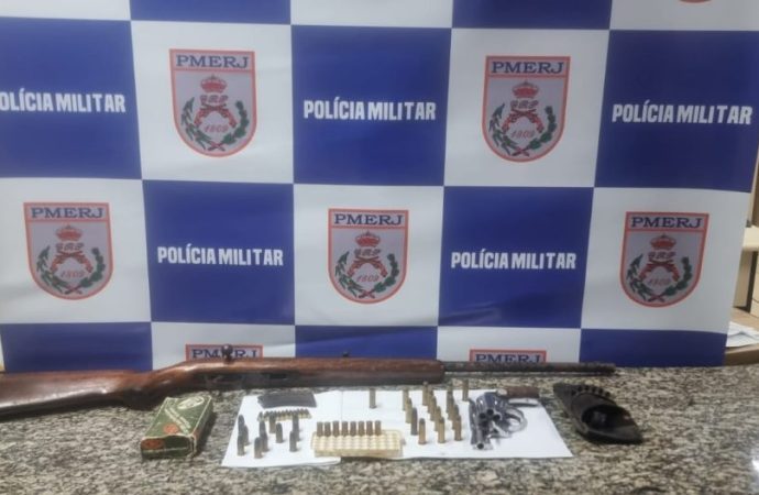 Mandado de busca leva à apreensão de armas e munições em sítio de Paty do Alferes
