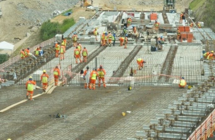 O ministro dos Transportes, Renan Filho vistoria obras da Nova Serra das Araras nesta quinta-feira