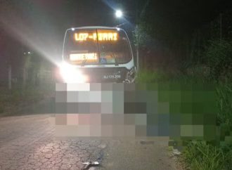Acidente entre moto e ônibus mata dois homens em Piraí