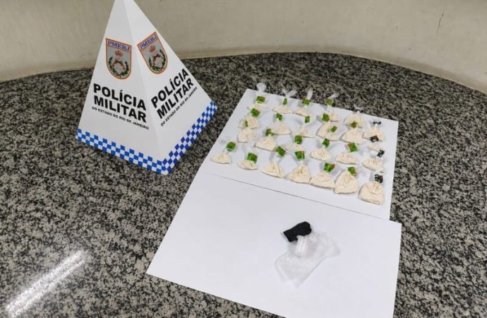 Mulher é presa por tráfico de drogas em Paty do Alferes
