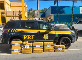 PRF apreende cerca de 200 Kg de maconha e detém motorista na Dutra