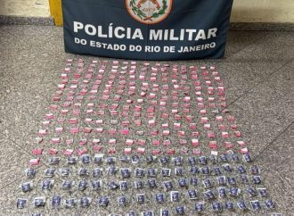 Polícia Militar apreende mais de 300 porções de drogas no Vale do Ipiranga, em Barra do Piraí